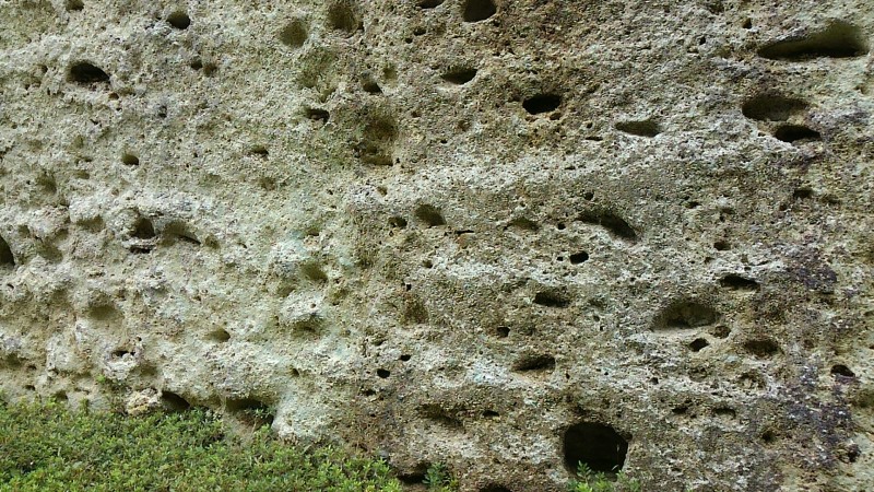 大谷石の表面　アップの写真